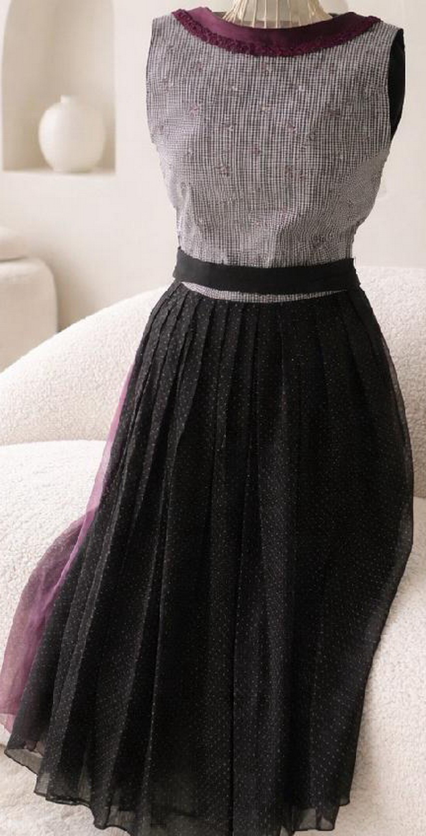 Dámské šaty v selském dirndl stylu vel. XS