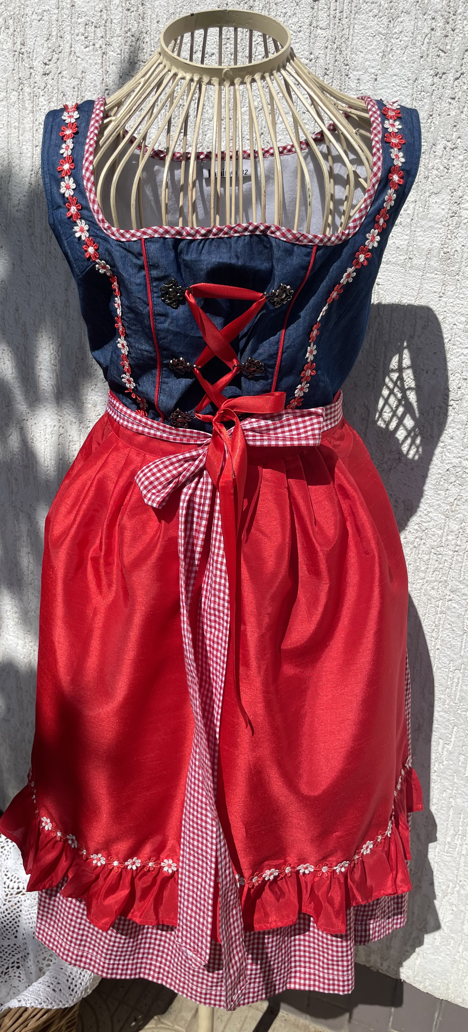 Dámské dirndl šaty, selský styl vel. 40/42