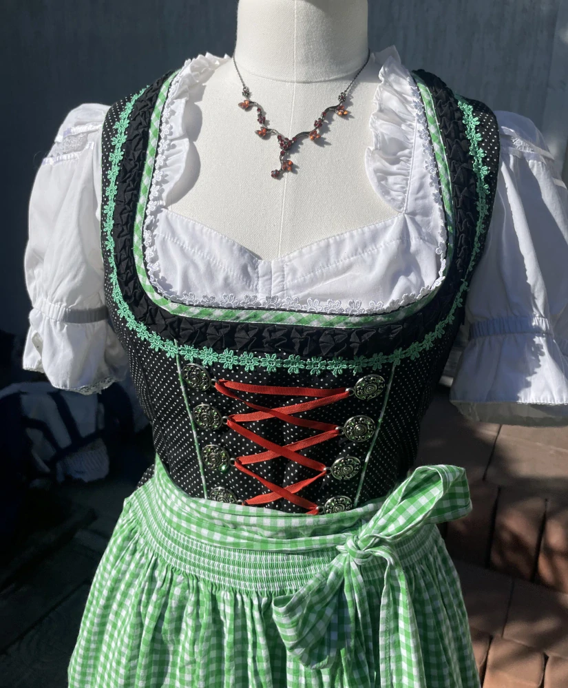 Dámské šaty dirndl selský styl vel. 40