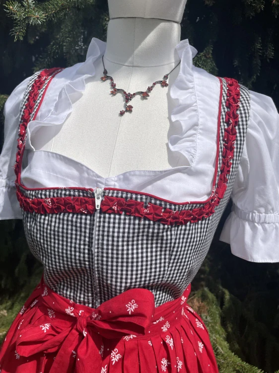 Dámské dirndl selské šaty  vel. 38