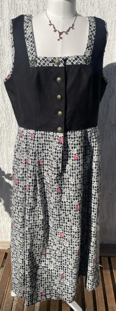 Dámské šaty v dirndl, selském, county stylu vel. 42/44