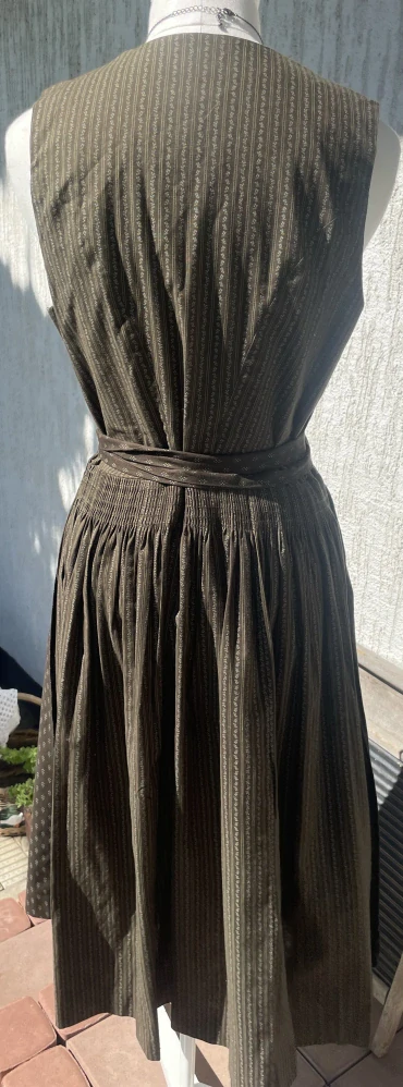 Dámské dirndl šaty, selský styl vel. 40