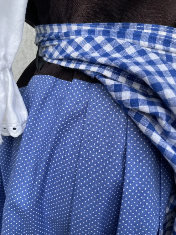 Dámské šaty dirndl selský styl vel. 40