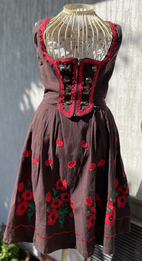 Dámské dirndl šaty vel. XS