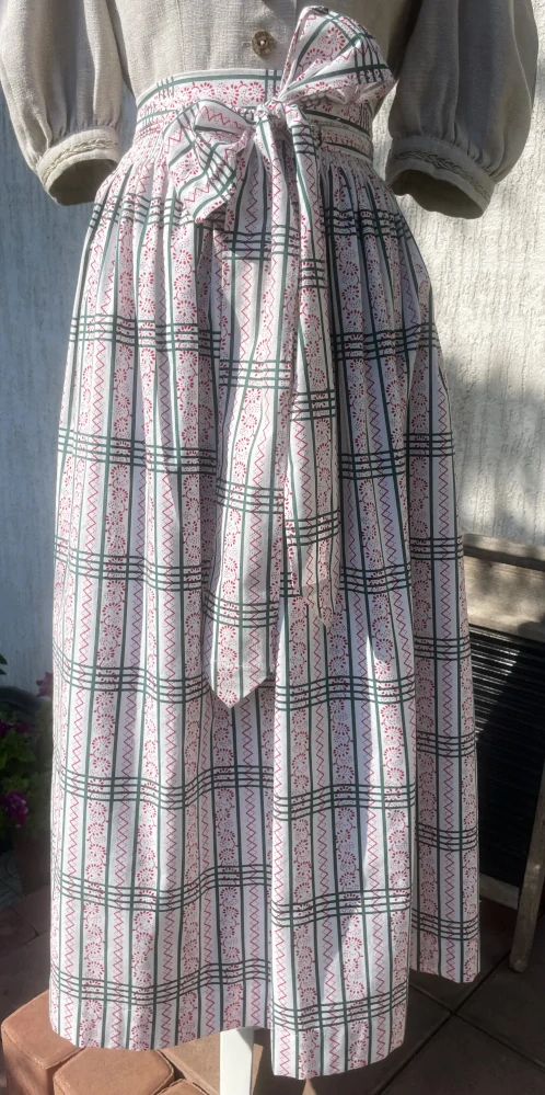 Dámká dlouhá zástěra v selském styluj vel. 38