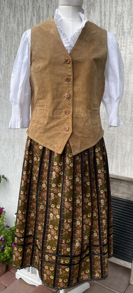 Dámská kožená vesta coutry, dirndl, selský styl vel. 40