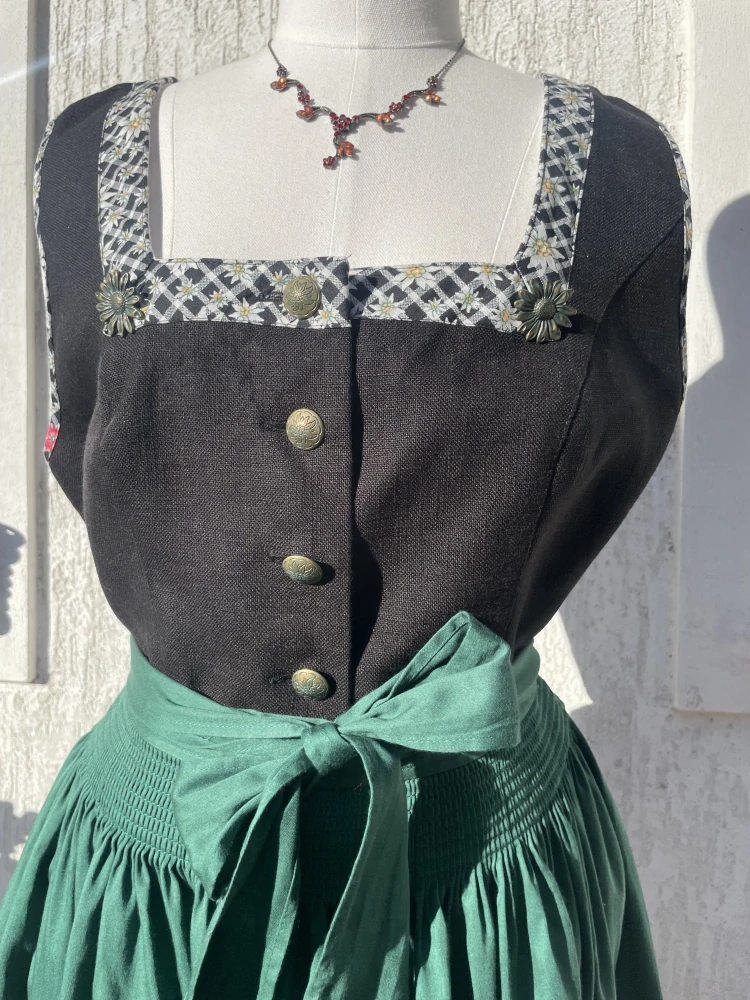 Dámské šaty v dirndl, selském, county stylu vel. 42/44