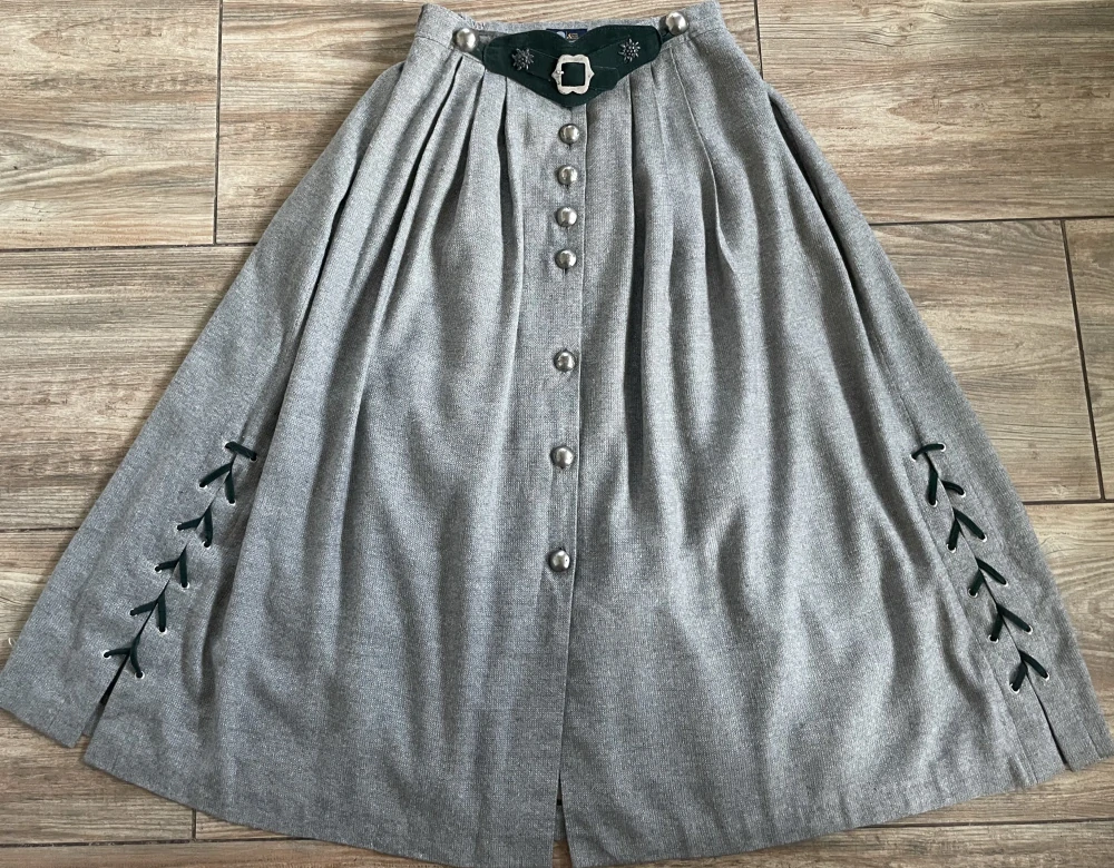 Dámská teplá sukně dirndl, selský, dobový styl vel. 36/38