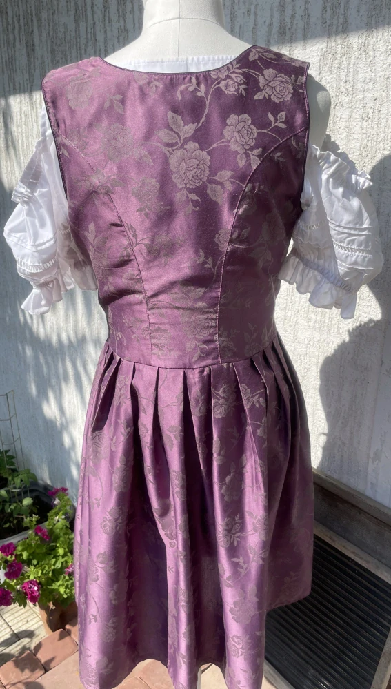 Dámské dirndl šaty vel. 40