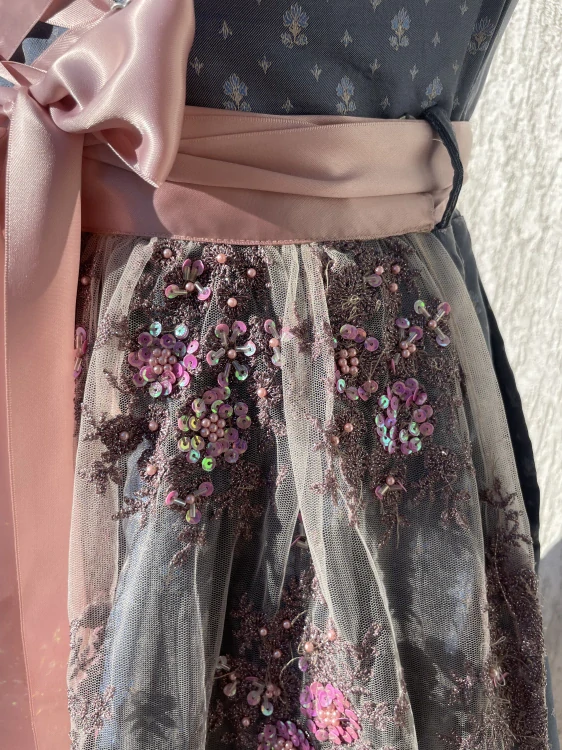 Dámské dirndl šaty selský styl vel. XS